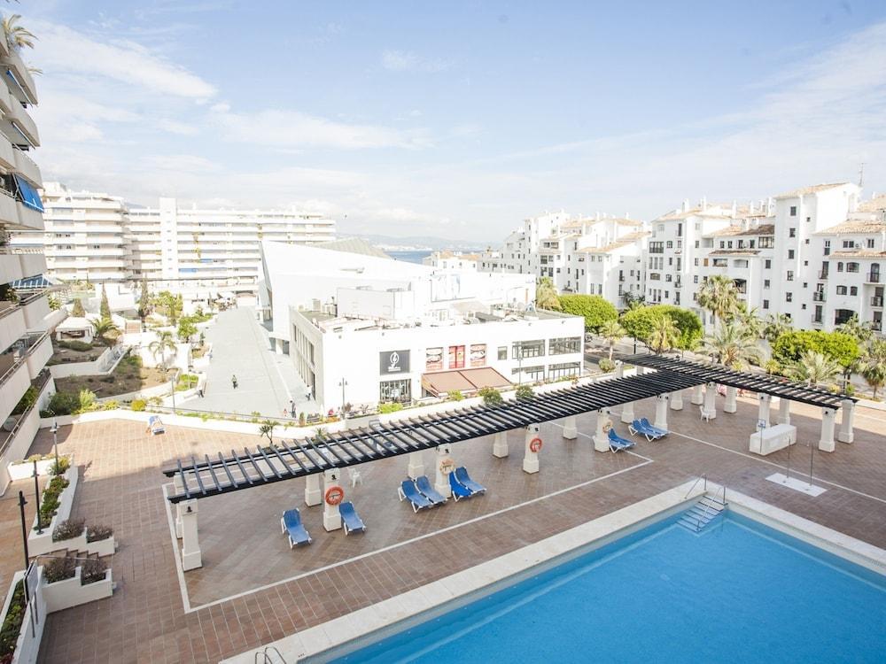 Marina De Banus Apartment Marbella Bagian luar foto